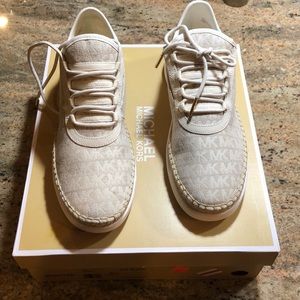 Michael Kors Finch Lace Up
